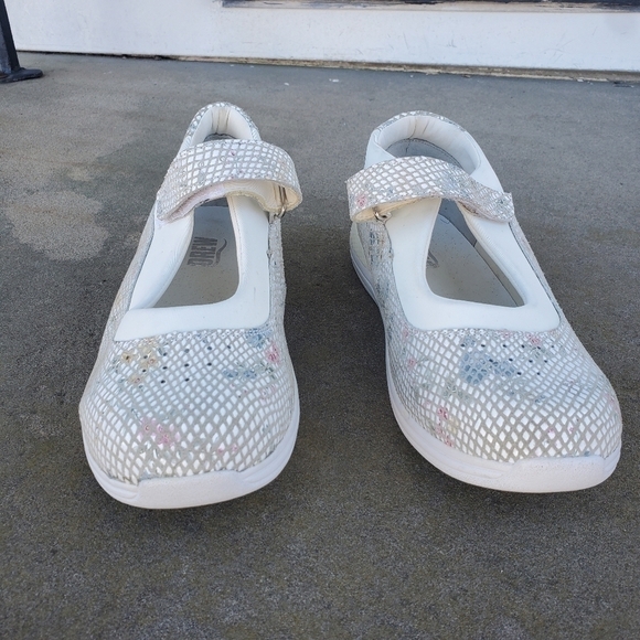 Drew Rose Snakeskin White Leather Flowered Mary Janes Shoes Women Size 7.5 - Picture 2 of 6